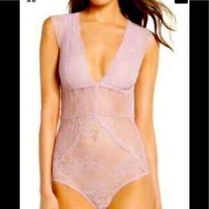 Sam Edelman Lace cap sleeve bodysuit